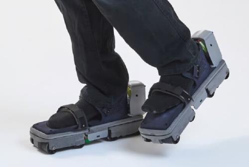 پیاده روی در واقعیت مجازی با یک کفش مخصوص